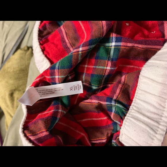 Pjs size extra large - Picture 2 of 3